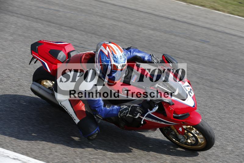 /49 26.08.2025 Cornu Master School ADR/rot-rouge/37